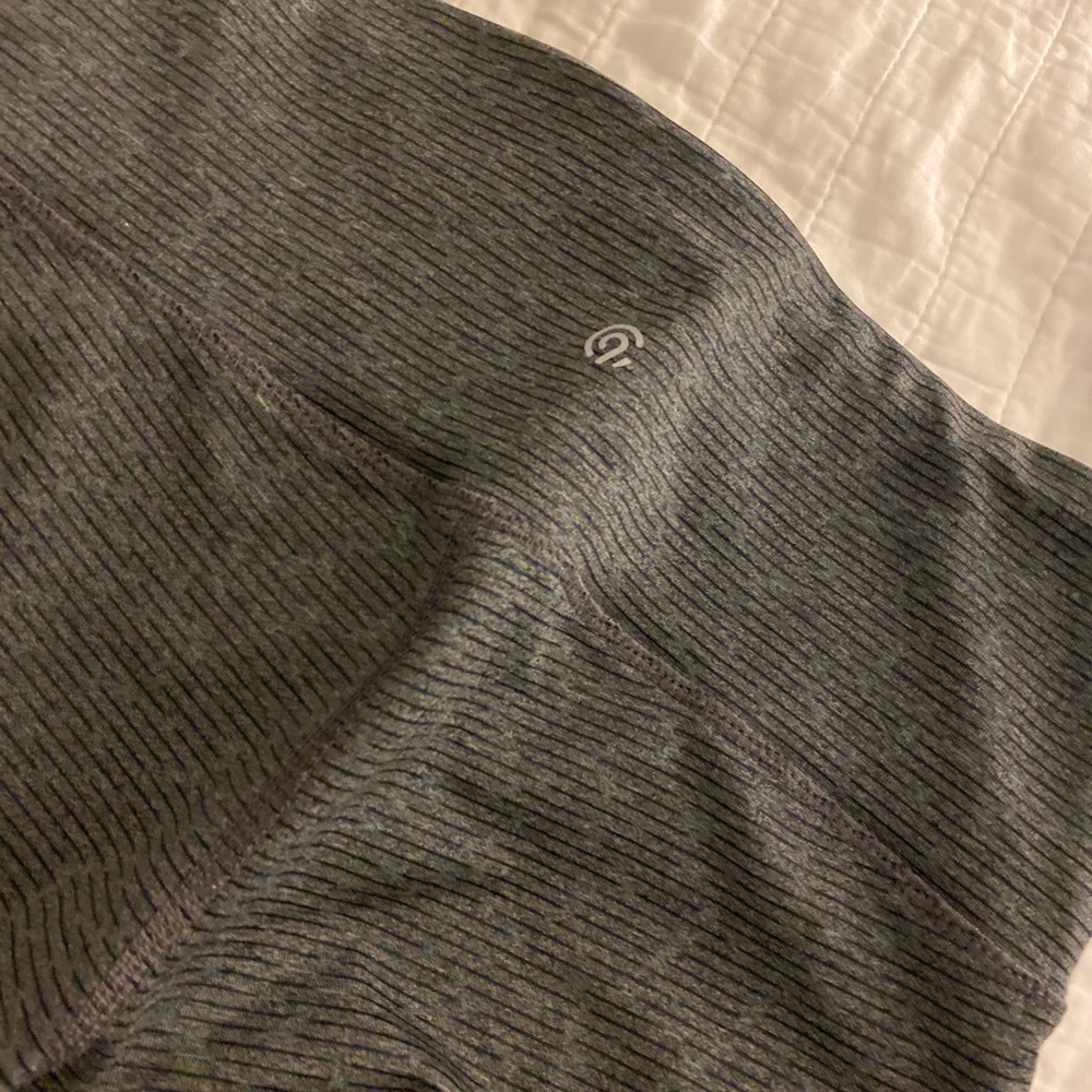 Grey cropped leggings